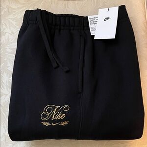 Nike Sweatpants / Jogger Pants (Size: M Men) - New with Tags